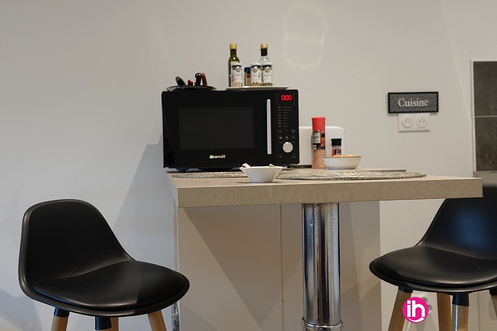 Table haute et tabouret