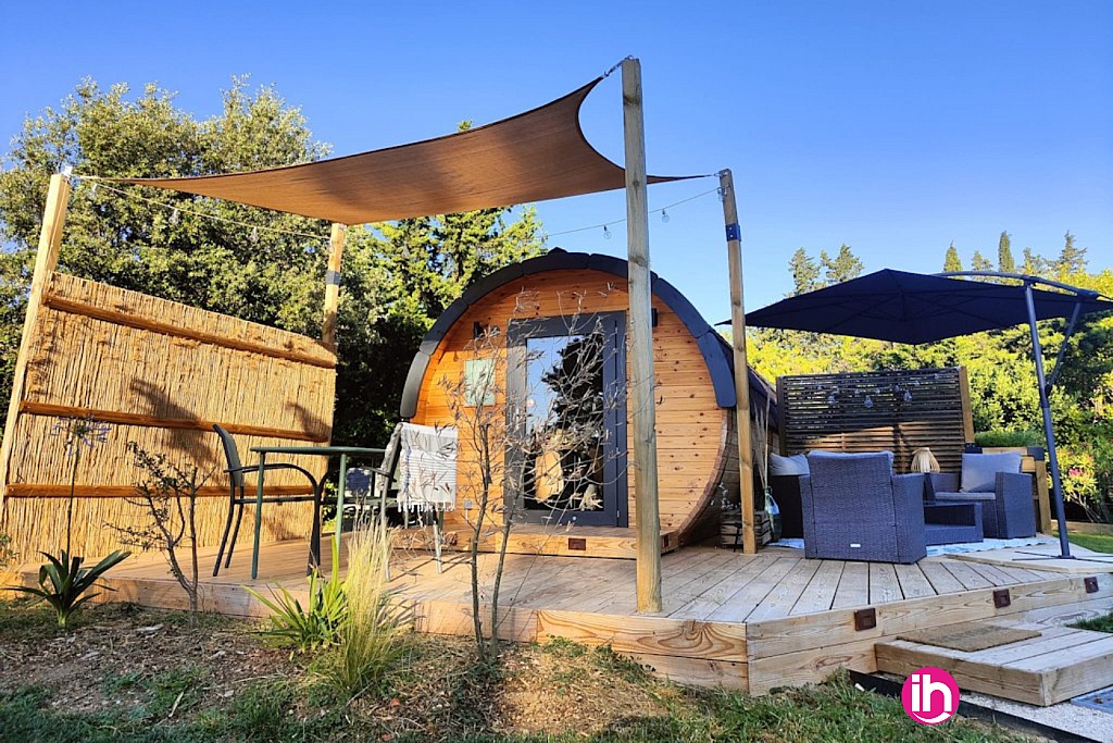 GÎTE EN FORME DE TONNEAU