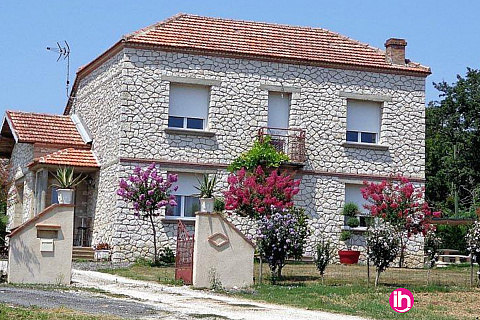 Location de meublé : GOLFECH, GITE BIGORRE maisons 4 chambres, CASTELSAGRAT