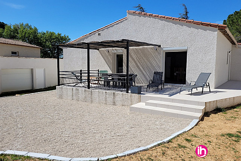 Location de meublé : NÎMES : maison 5 personnes - 3 chambres, BEAUVOISIN