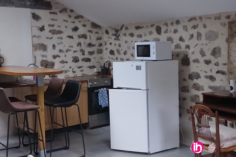 Location de meublé : CRUAS : maison 1pers,1 chbre, terrasse et parking - Privas